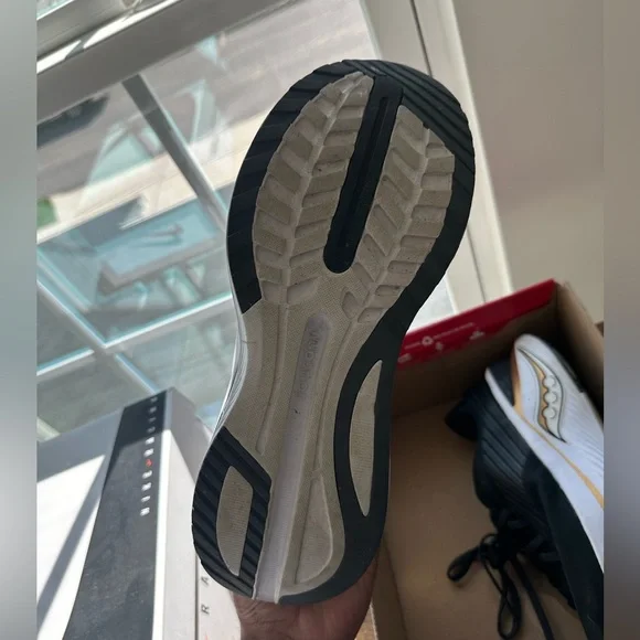 Saucony Endorphin Shift 3 - Picture 3 of 3